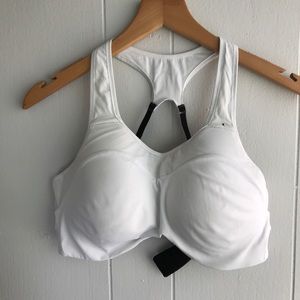 Nike 32ddd/e high impact adjustable straps bra